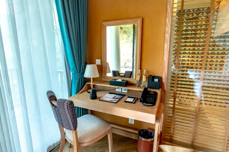 Your 'Nomad-Friendly' Hotel Might Be Lying to You: 6 Amenities That Separate the Real Ones From the Posers